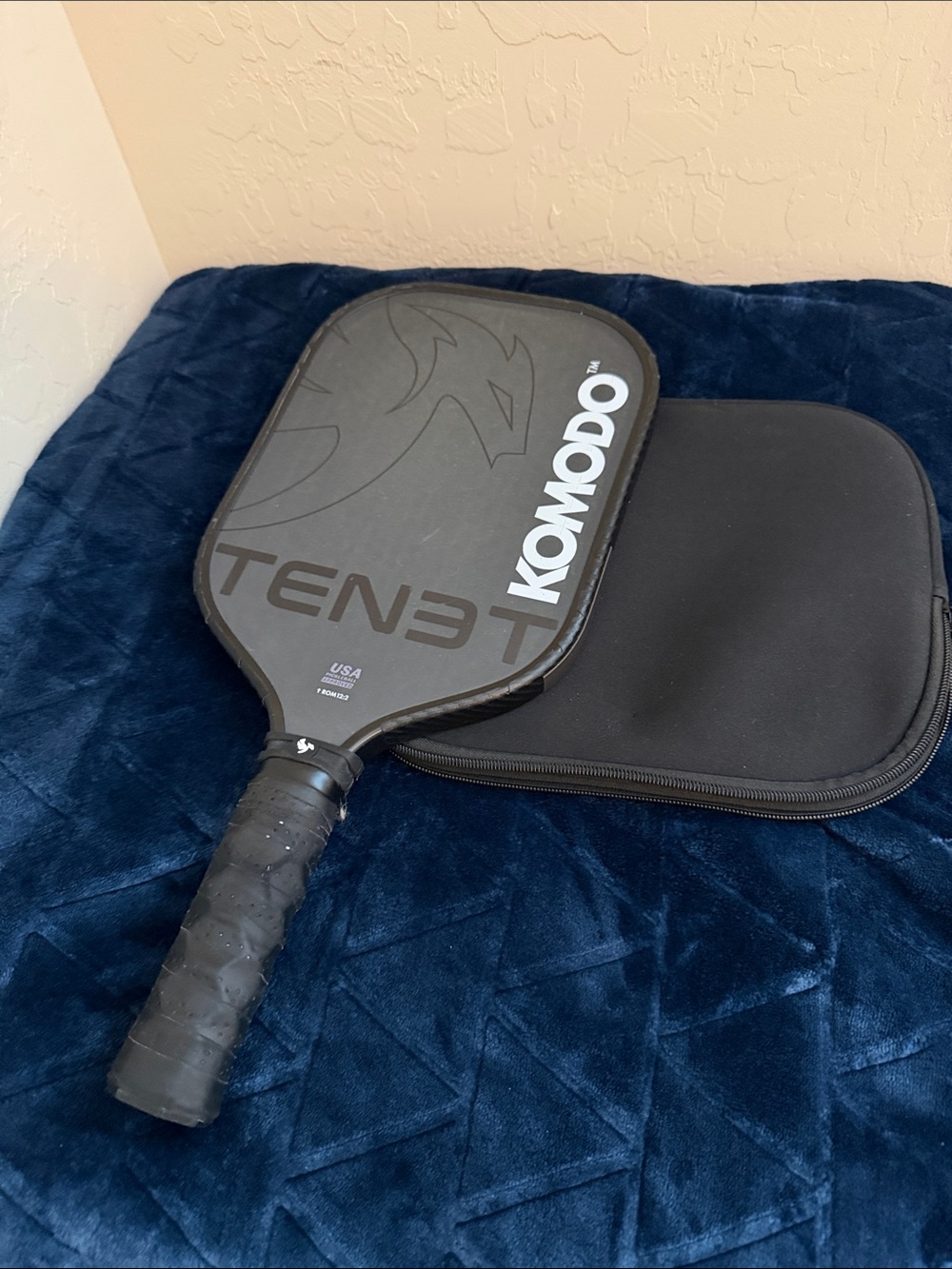 Komodo TEN3 Black Pickleball Paddle